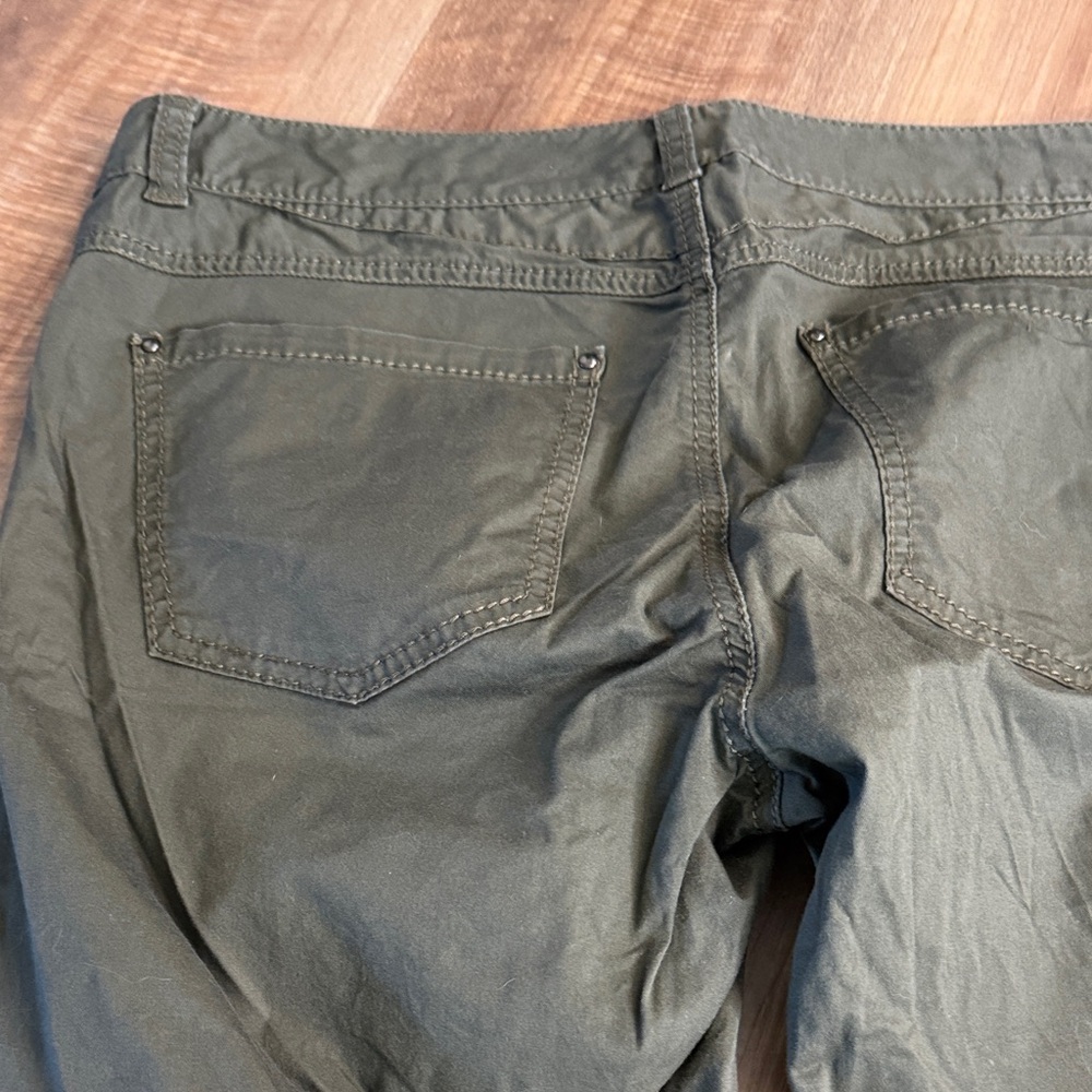 Olive capri - Picture 5 of 5